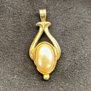 Creamy Pearl and Gold Costume Necklace Charm 1.5" Vintage